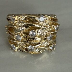 Elegant Gold and Silver Women's Ring